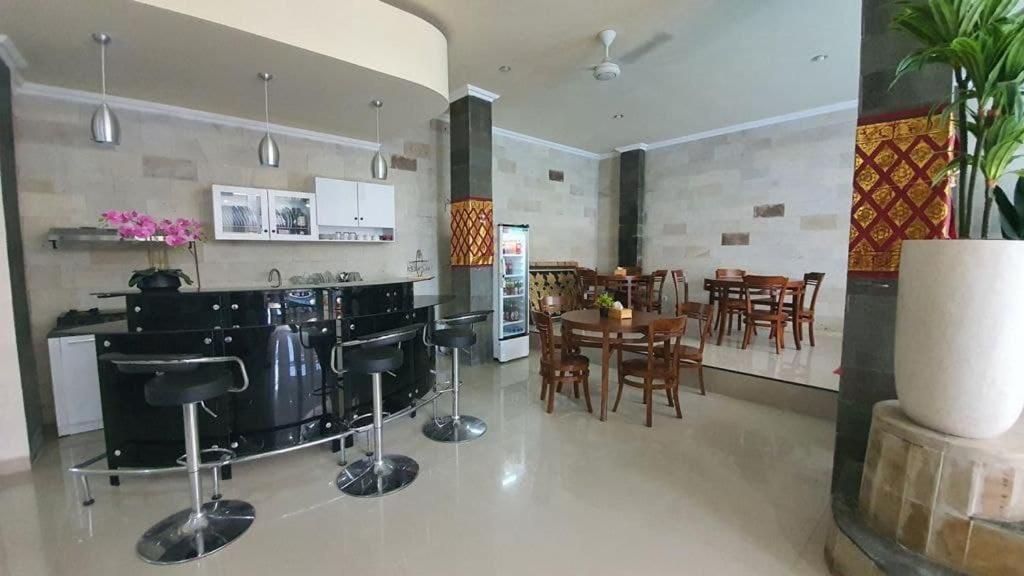 Grand Puri Hotel Batununggul Bagian luar foto